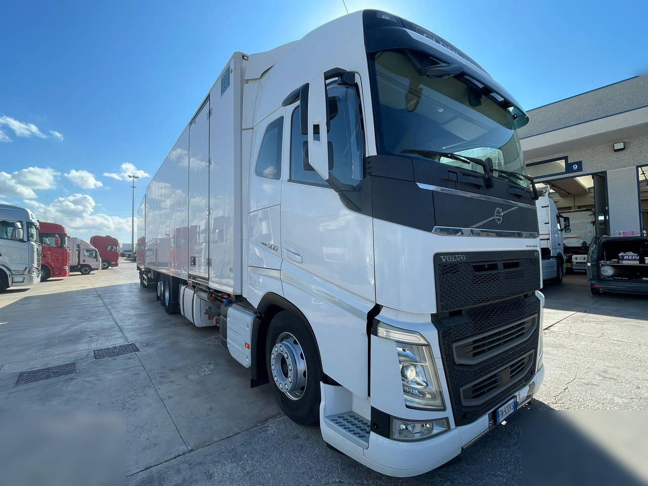 VOLVO FH500 - Refrigerator truck: picture 5 VOLVO FH500 - Refrigerator truck: picture 5