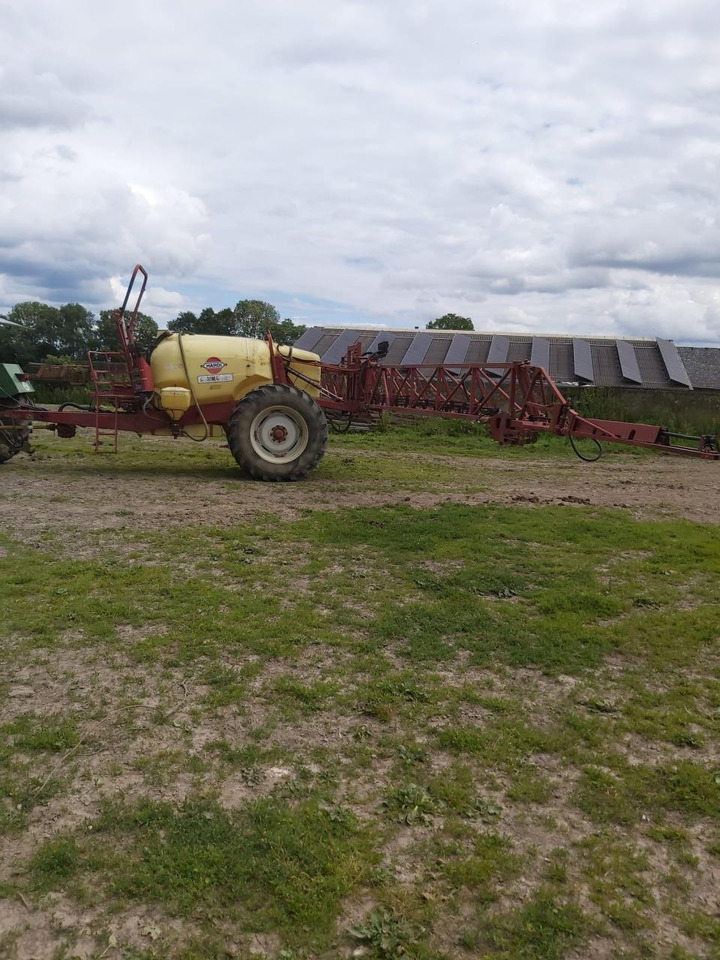 Hardi Commander 4200 - Trailed sprayer: picture 3 Hardi Commander 4200 - Trailed sprayer: picture 3