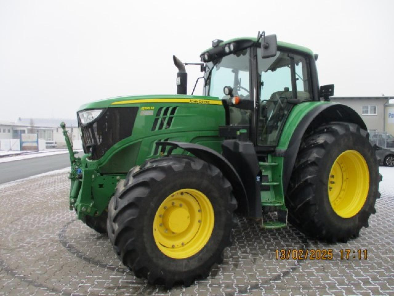 John Deere 6195 M - Farm tractor: picture 1 John Deere 6195 M - Farm tractor: picture 1
