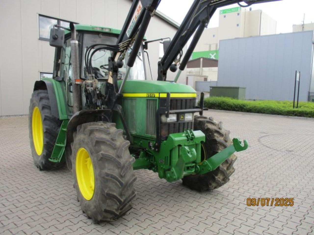 John Deere 6610 TLS - Farm tractor: picture 4 John Deere 6610 TLS - Farm tractor: picture 4