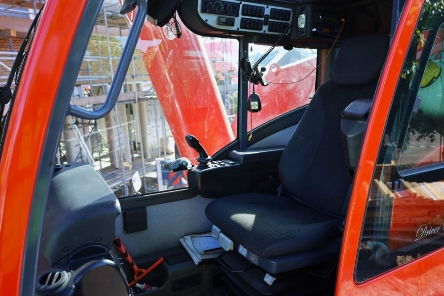 All terrain crane Demag AC220-5 Dutch Registration, 10x6x10, 220t Capacity: picture 5