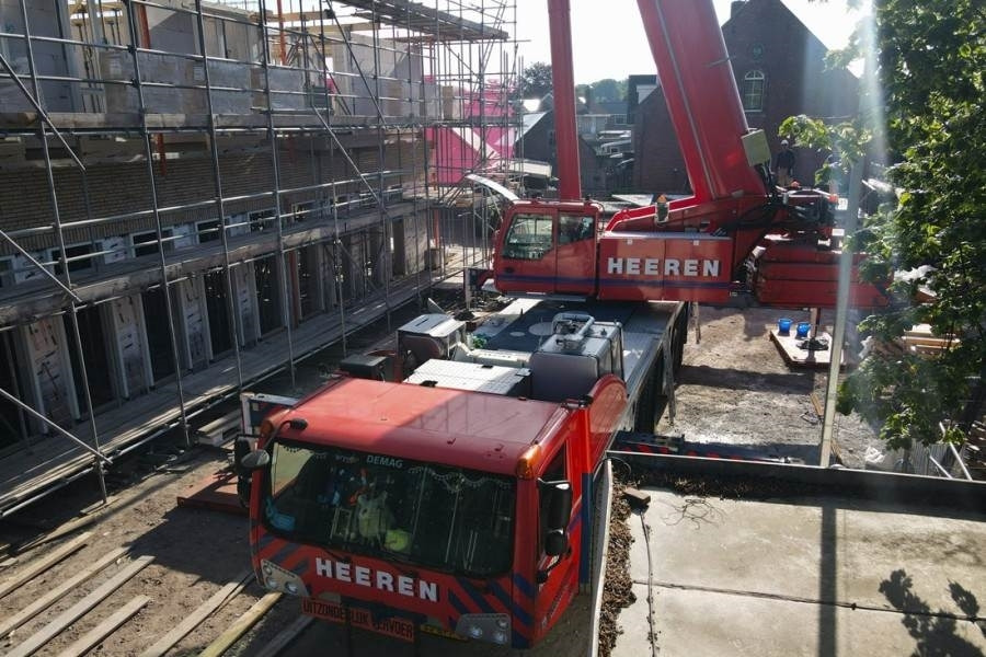 All terrain crane Demag AC220-5 Dutch Registration, 10x6x10, 220t Capacity: picture 12