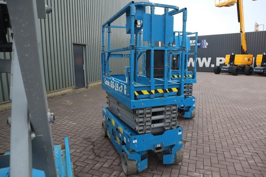 Genie GS1932 E-Drive Several In Stock, 8m Working Height - Scissor lift: picture 3 Genie GS1932 E-Drive Several In Stock, 8m Working Height - Scissor lift: picture 3