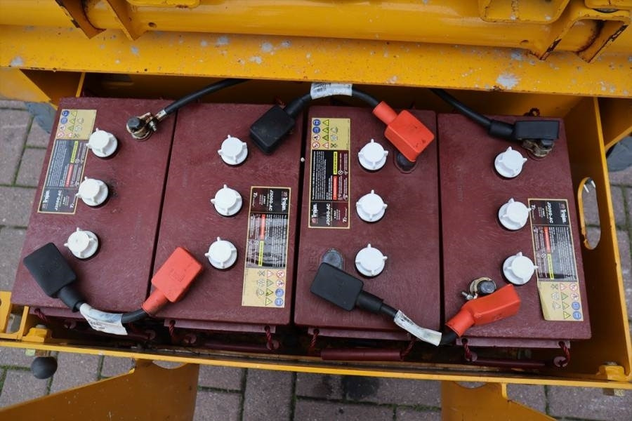 Haulotte Compact 10 Electric, 10m Working Height, 450kg Cap - Scissor lift: picture 3 Haulotte Compact 10 Electric, 10m Working Height, 450kg Cap - Scissor lift: picture 3