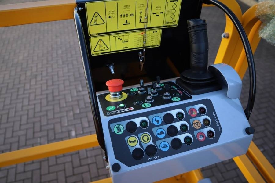 Haulotte Compact 12DX Valid Inspection, *Guarantee! Diesel,  - Scissor lift: picture 3 Haulotte Compact 12DX Valid Inspection, *Guarantee! Diesel,  - Scissor lift: picture 3