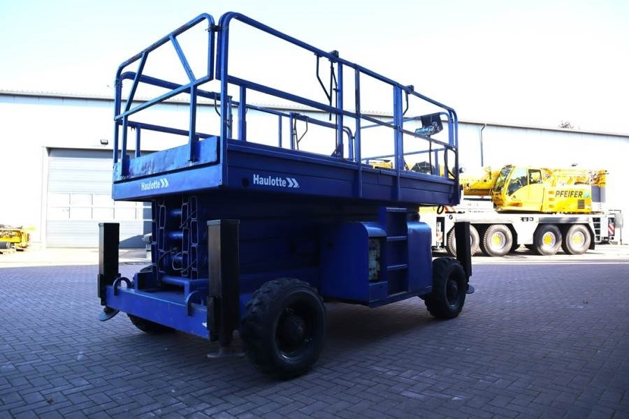 Haulotte H15SX New Tyres, Diesel, 4x4 Drive, 15 Working Hei - Scissor lift: picture 2 Haulotte H15SX New Tyres, Diesel, 4x4 Drive, 15 Working Hei - Scissor lift: picture 2