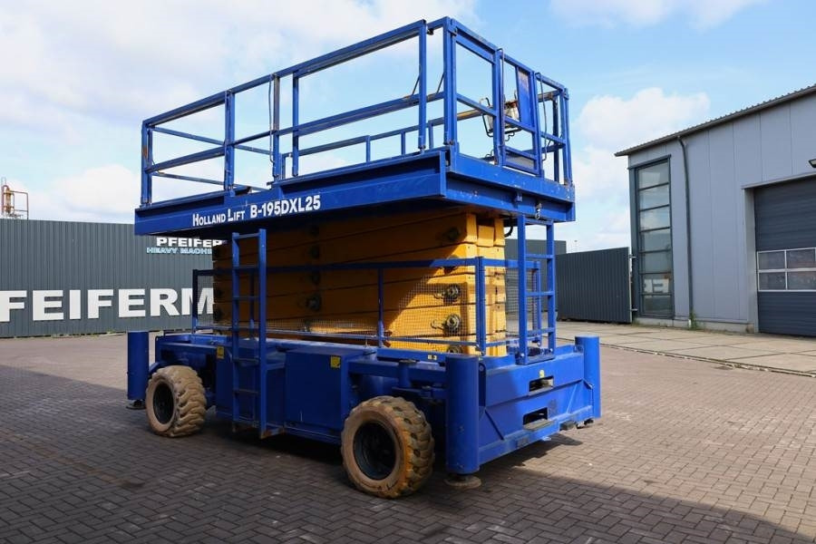 Holland Lift Combistar B-195DXL25-4WD Diesel, 4x4 Drive, 21.5m - Scissor lift: picture 4 Holland Lift Combistar B-195DXL25-4WD Diesel, 4x4 Drive, 21.5m - Scissor lift: picture 4