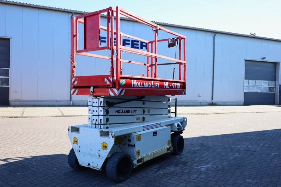 Holland Lift Ecostar HL-9710 Electric, 12m Working Height, 325k  - Scissor lift: picture 2 Holland Lift Ecostar HL-9710 Electric, 12m Working Height, 325k  - Scissor lift: picture 2