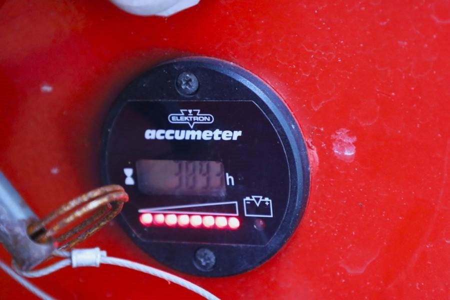 Holland Lift Ecostar HL-9710 Electric, 12m Working Height, 325k  - Scissor lift: picture 4 Holland Lift Ecostar HL-9710 Electric, 12m Working Height, 325k  - Scissor lift: picture 4