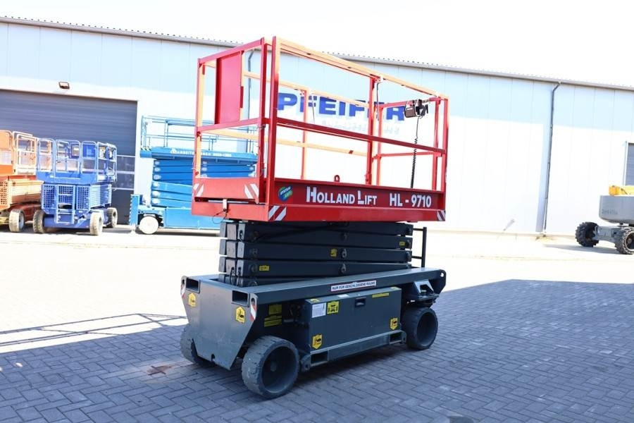 Holland Lift Ecostar HL-9710 Electric, 12m Working Height, 325k  - Scissor lift: picture 2 Holland Lift Ecostar HL-9710 Electric, 12m Working Height, 325k  - Scissor lift: picture 2