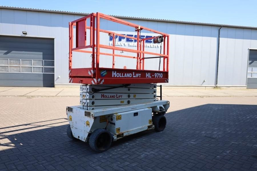 Holland Lift Ecostar HL-9710 Electric, 12m Working Height, 325k  - Scissor lift: picture 2 Holland Lift Ecostar HL-9710 Electric, 12m Working Height, 325k  - Scissor lift: picture 2