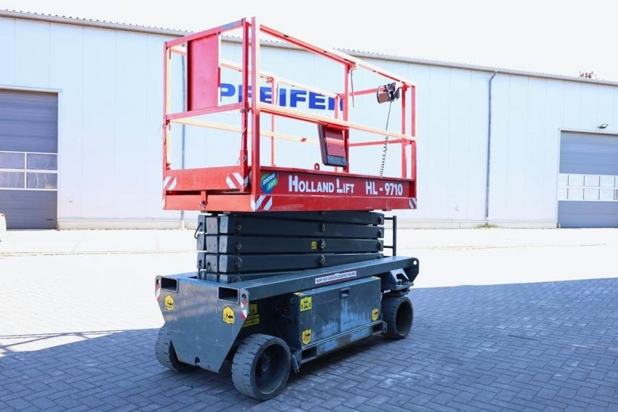 Holland Lift Ecostar HL-9710 Electric, 12m Working Height, 325k  - Scissor lift: picture 2 Holland Lift Ecostar HL-9710 Electric, 12m Working Height, 325k  - Scissor lift: picture 2