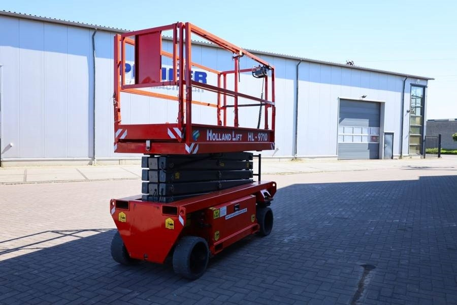 Holland Lift Ecostar HL-9710 Electric, 12m Working Height, 325k  - Scissor lift: picture 2 Holland Lift Ecostar HL-9710 Electric, 12m Working Height, 325k  - Scissor lift: picture 2