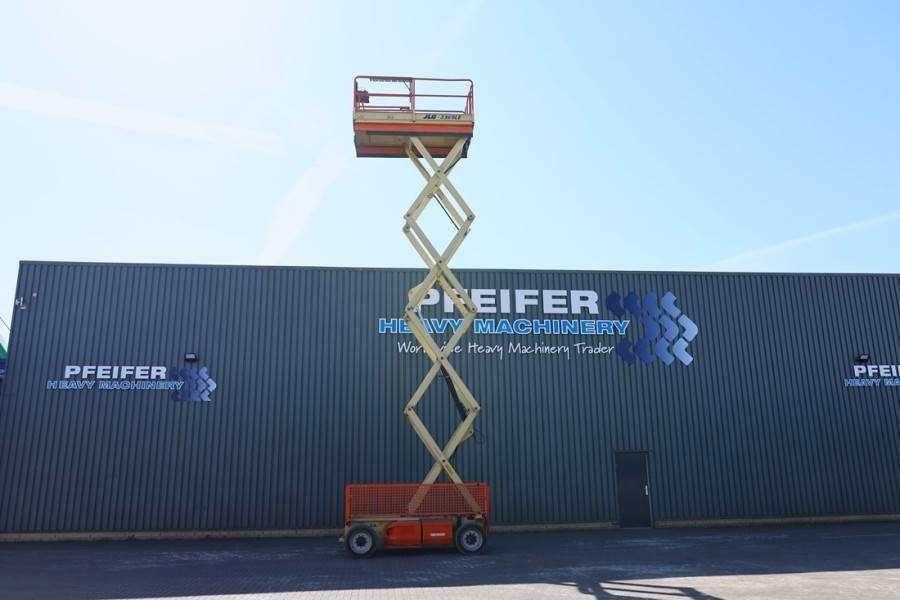 JLG 3369LE Electric, 12m Working Height, 450kg Capacit - Scissor lift: picture 3 JLG 3369LE Electric, 12m Working Height, 450kg Capacit - Scissor lift: picture 3