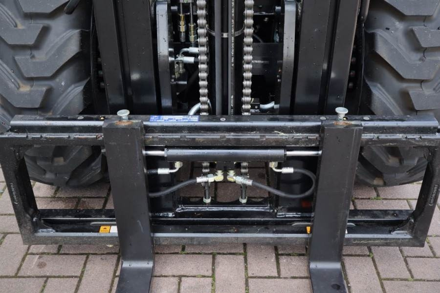 Manitou MC25-4 Valid Inspection, *Guarantee, Diesel, 4x4 - Rough terrain forklift: picture 4 Manitou MC25-4 Valid Inspection, *Guarantee, Diesel, 4x4 - Rough terrain forklift: picture 4