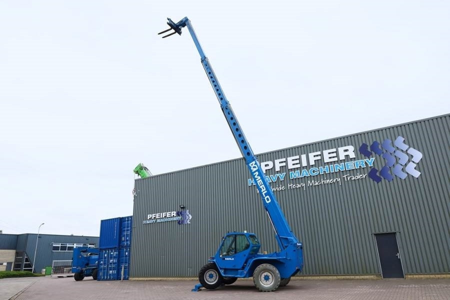 Merlo P40.17K Diesel, 4x4x4 Drive, 17m Lifting Height, 1 - Telescopic handler: picture 3 Merlo P40.17K Diesel, 4x4x4 Drive, 17m Lifting Height, 1 - Telescopic handler: picture 3