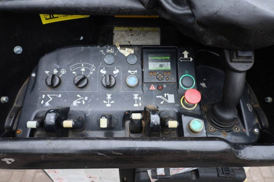 Niftylift HR17N Hybrid MK3 Hybrid Battery & Diesel, 17m Work - Articulated boom: picture 3 Niftylift HR17N Hybrid MK3 Hybrid Battery & Diesel, 17m Work - Articulated boom: picture 3