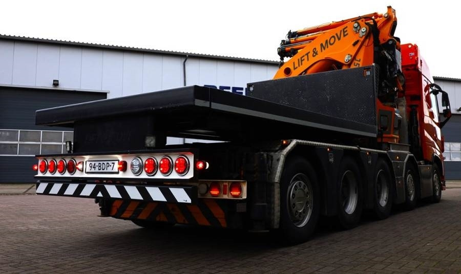 Volvo FH12 With Cormach 135t/m Crane Volvo FH12 10x4 Wit - All terrain crane: picture 2 Volvo FH12 With Cormach 135t/m Crane Volvo FH12 10x4 Wit - All terrain crane: picture 2