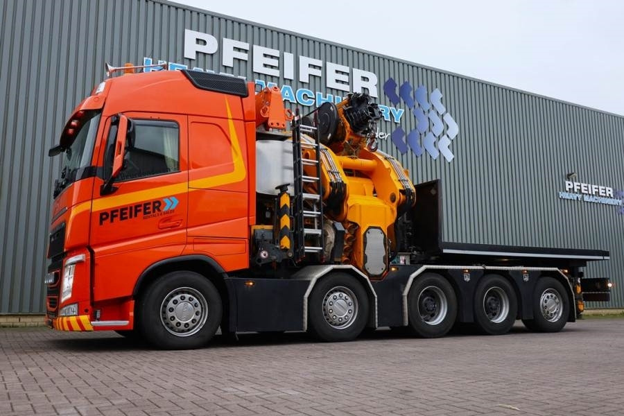 Volvo FH12 With Cormach 135t/m Crane Volvo FH12 10x4 Wit - All terrain crane: picture 1 Volvo FH12 With Cormach 135t/m Crane Volvo FH12 10x4 Wit - All terrain crane: picture 1