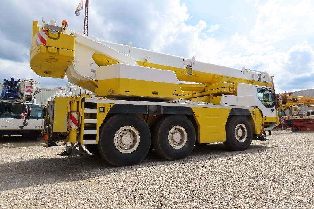Liebherr LTM 1055-3.2 - All terrain crane: picture 3 Liebherr LTM 1055-3.2 - All terrain crane: picture 3