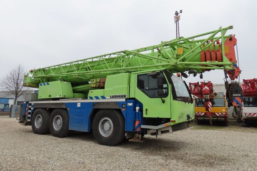 Liebherr LTM 1055-3.2 - All terrain crane: picture 2 Liebherr LTM 1055-3.2 - All terrain crane: picture 2
