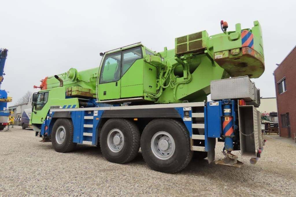 Liebherr LTM 1055-3.2 - All terrain crane: picture 4 Liebherr LTM 1055-3.2 - All terrain crane: picture 4