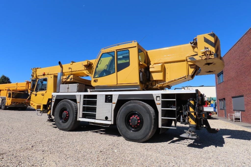 Tadano Faun ATF 40G-2 - All terrain crane: picture 4 Tadano Faun ATF 40G-2 - All terrain crane: picture 4