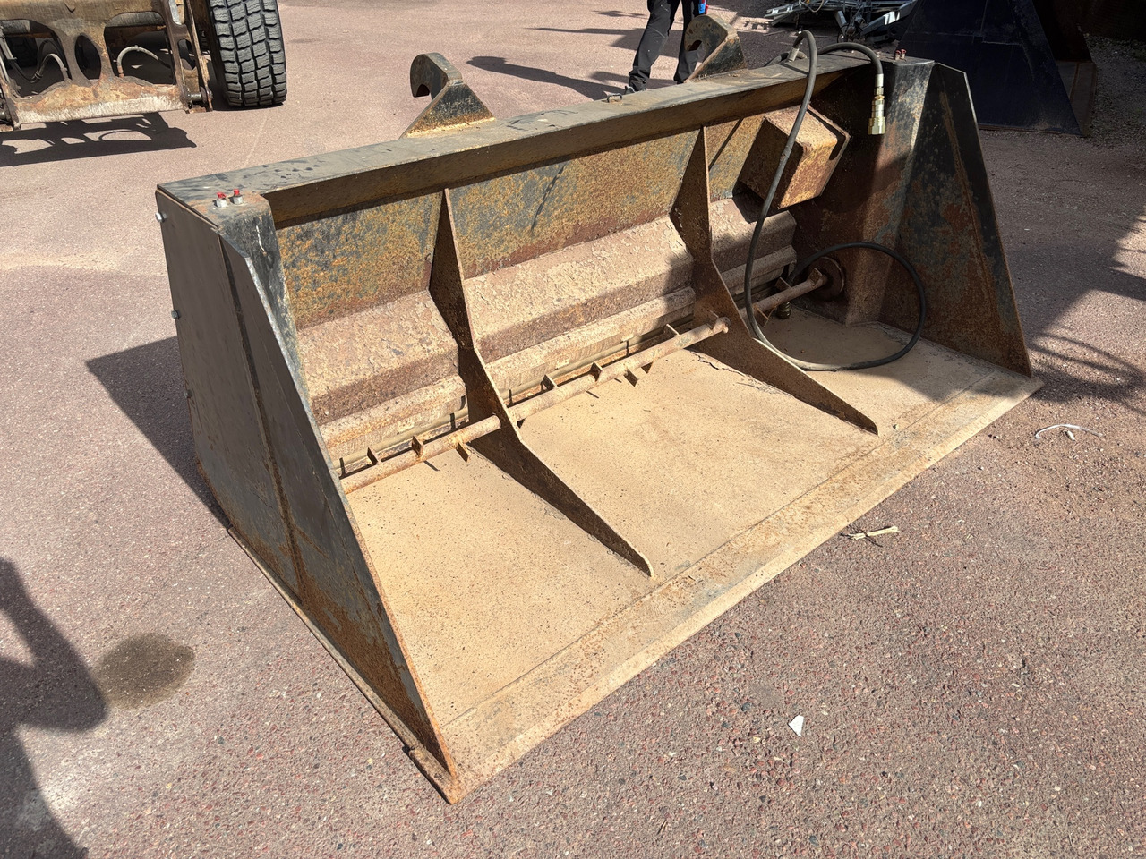 Gradmeko - Attachment for Municipal/ Special vehicle: picture 1 Gradmeko - Attachment for Municipal/ Special vehicle: picture 1