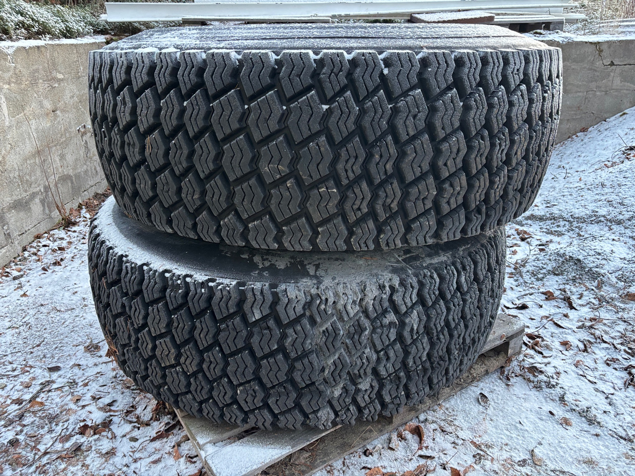 Bridgestone - Tire for Construction machinery: picture 1 Bridgestone - Tire for Construction machinery: picture 1