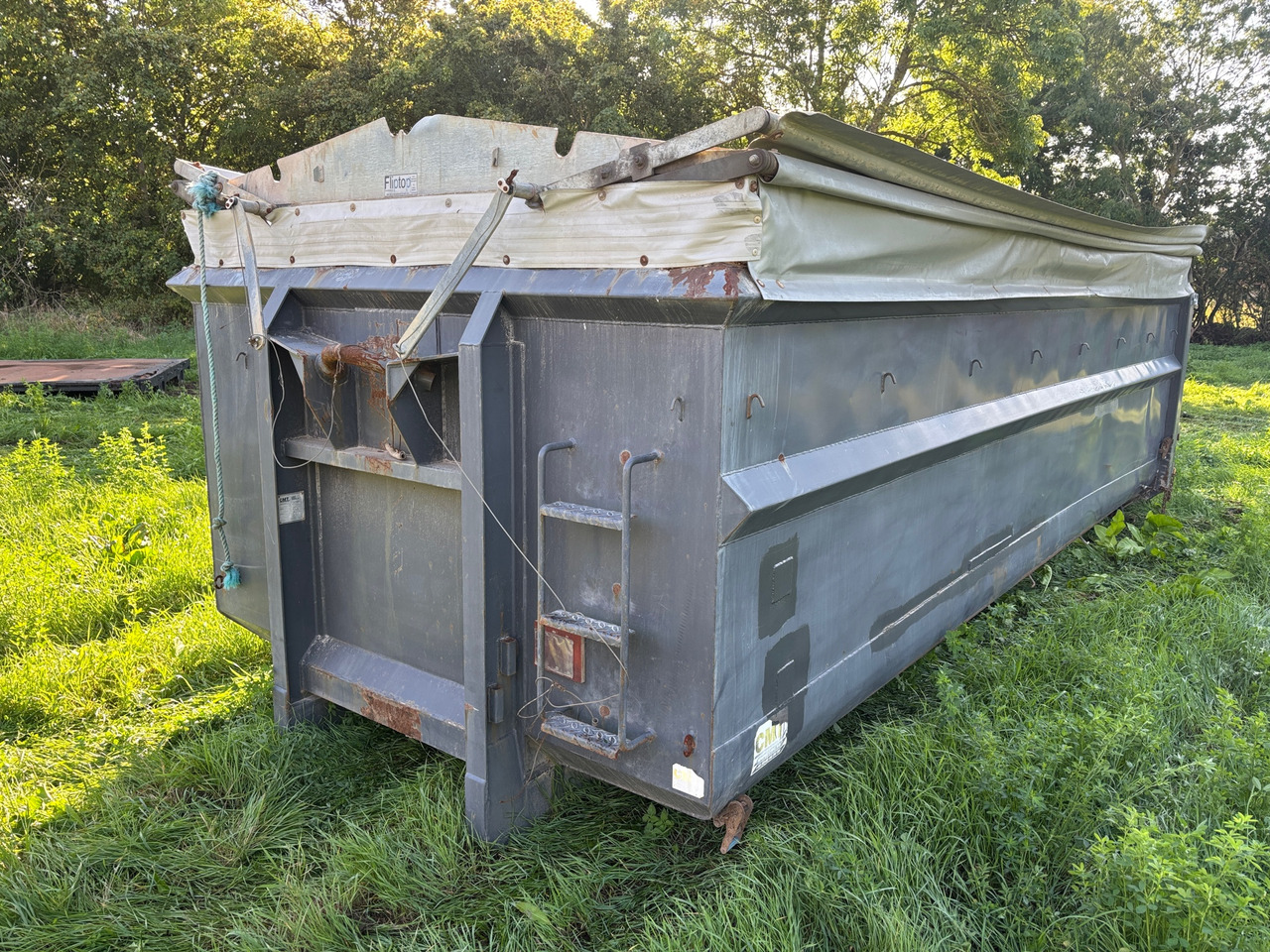 CMT OPT 226 - Roll-off container: picture 1 CMT OPT 226 - Roll-off container: picture 1
