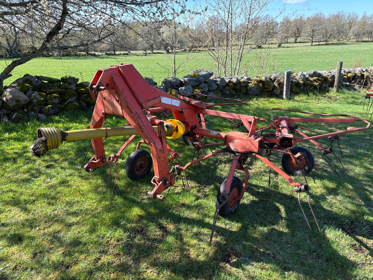 Deutz-Fahr KH500 - Tedder/ Rake: picture 1 Deutz-Fahr KH500 - Tedder/ Rake: picture 1