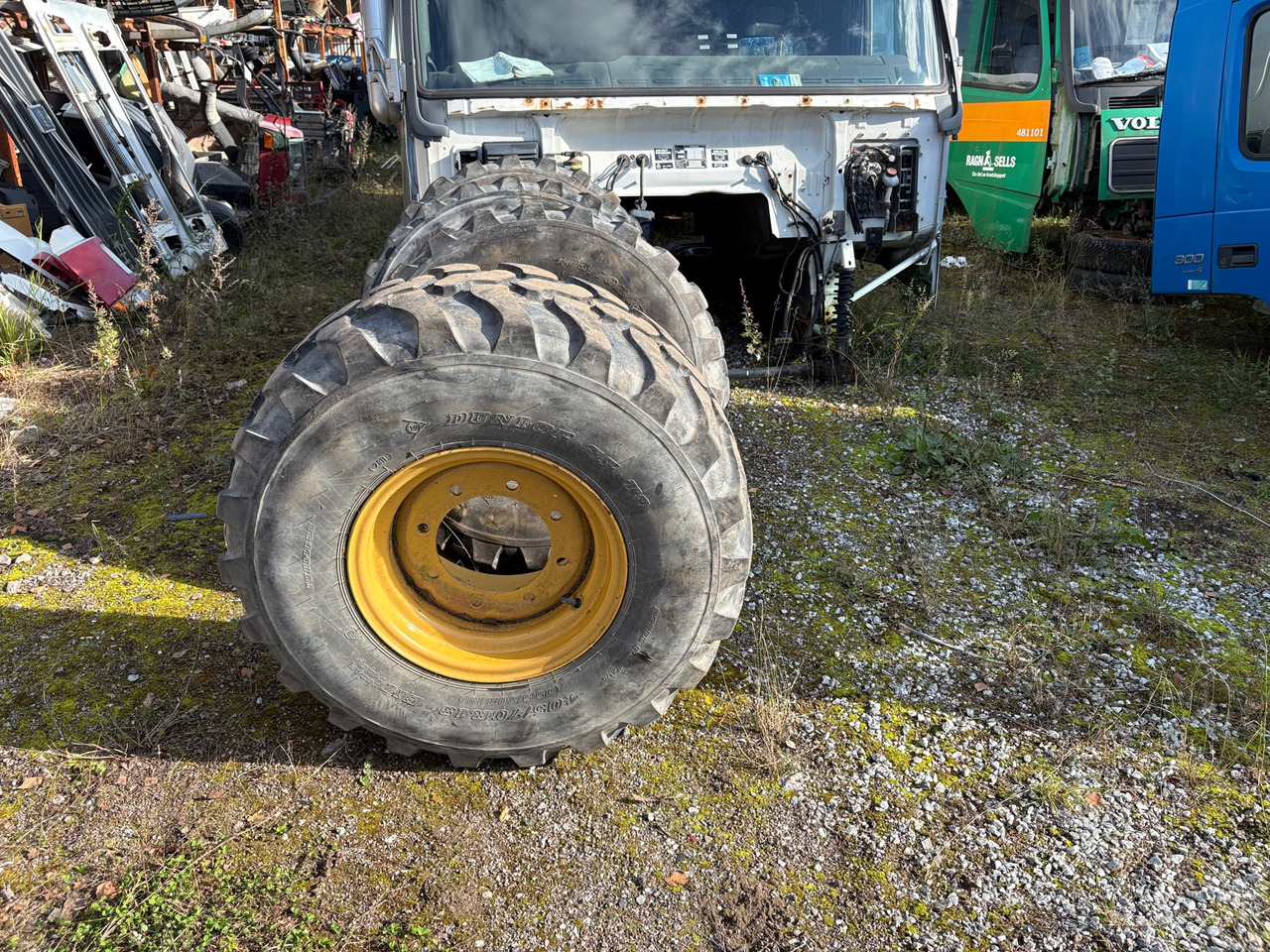 Dunlop SP T9 - Tire for Construction machinery: picture 1 Dunlop SP T9 - Tire for Construction machinery: picture 1