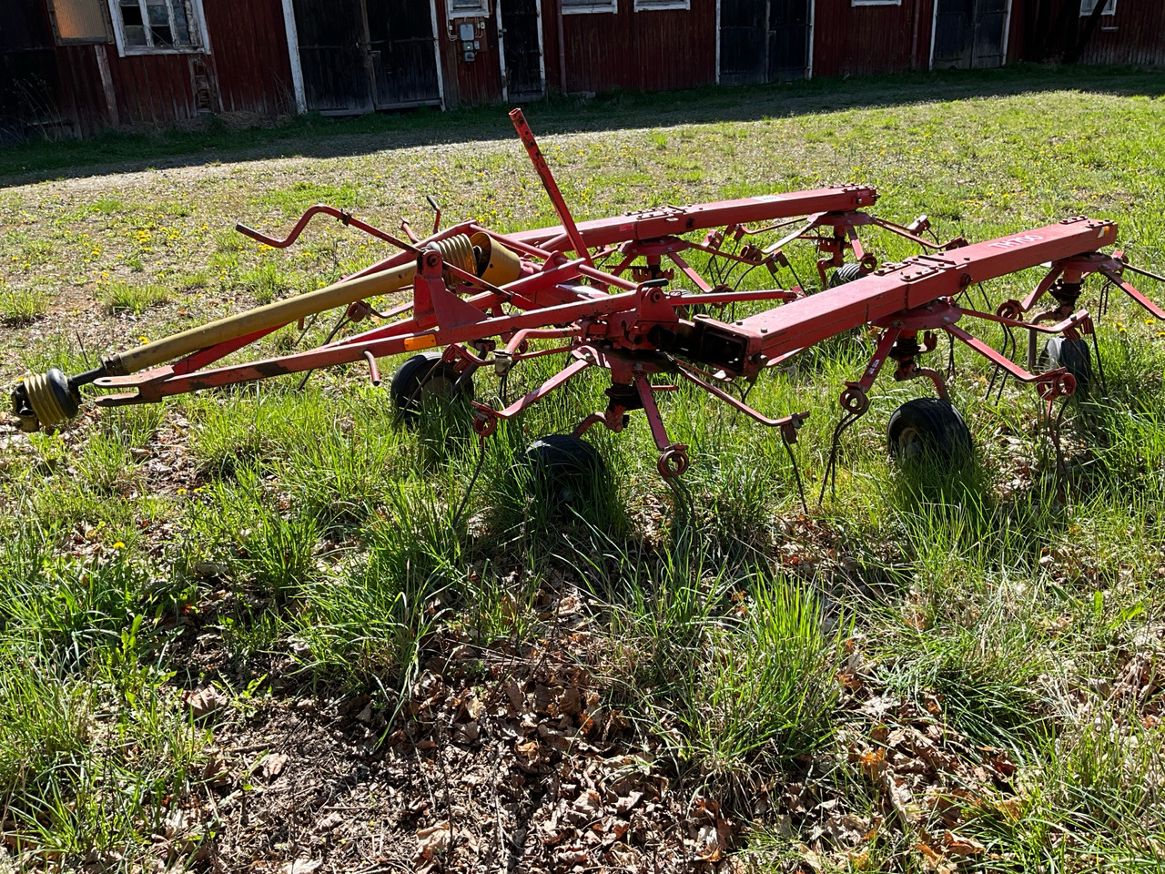 Fella TH700 - Tedder/ Rake: picture 1 Fella TH700 - Tedder/ Rake: picture 1