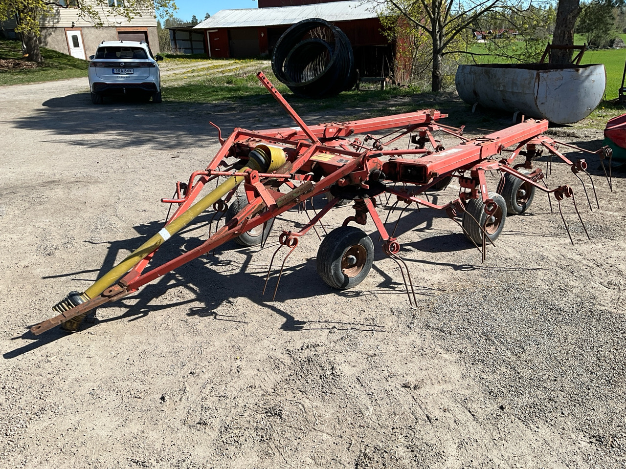 Fella TH700 - Tedder/ Rake: picture 1 Fella TH700 - Tedder/ Rake: picture 1
