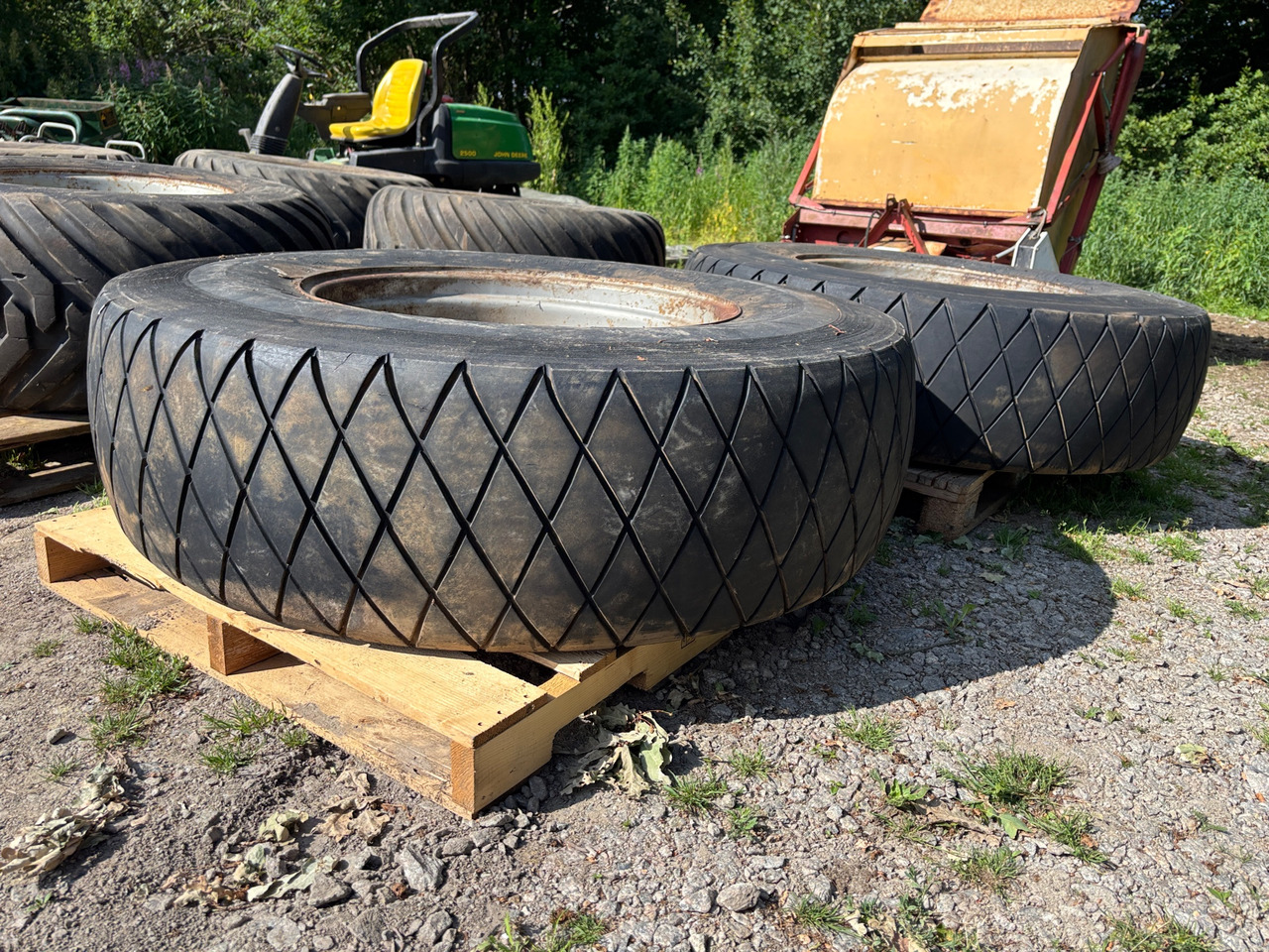 Firestone - Tire for Agricultural machinery: picture 1 Firestone - Tire for Agricultural machinery: picture 1