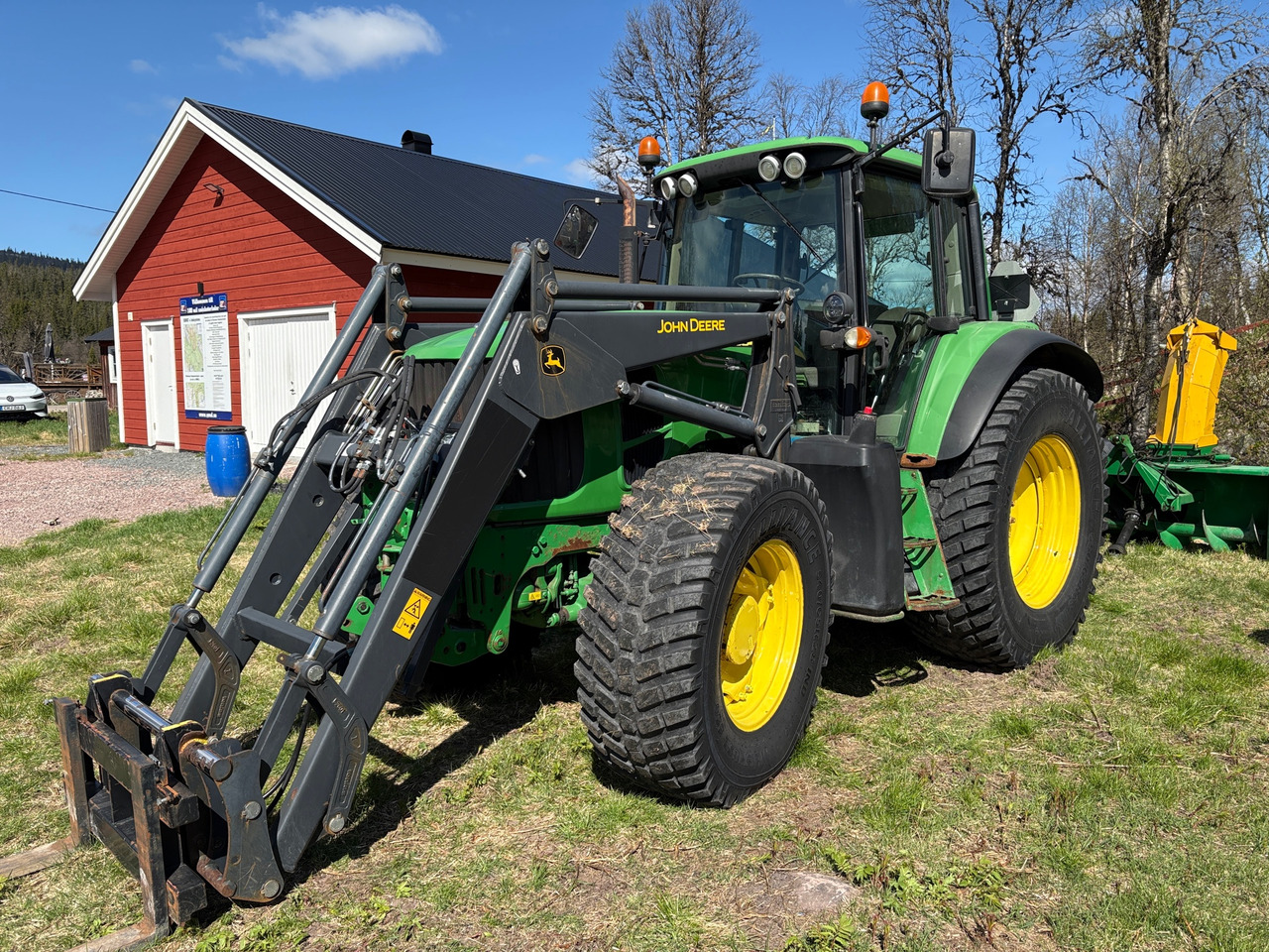 John Deere 6830 Premium - Farm tractor: picture 1 John Deere 6830 Premium - Farm tractor: picture 1