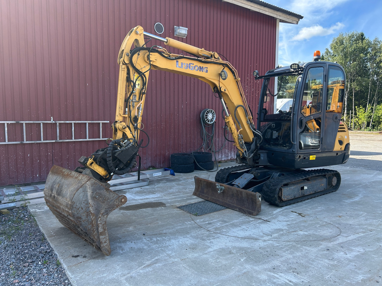 LiuGong 904 - Excavator: picture 1 LiuGong 904 - Excavator: picture 1