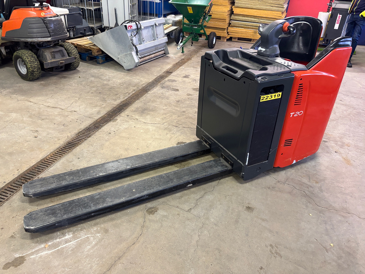 Linde T20 - Material handling equipment: picture 1 Linde T20 - Material handling equipment: picture 1