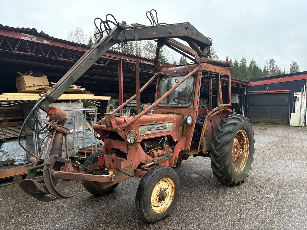 McCormick 414 - Farm tractor: picture 1 McCormick 414 - Farm tractor: picture 1