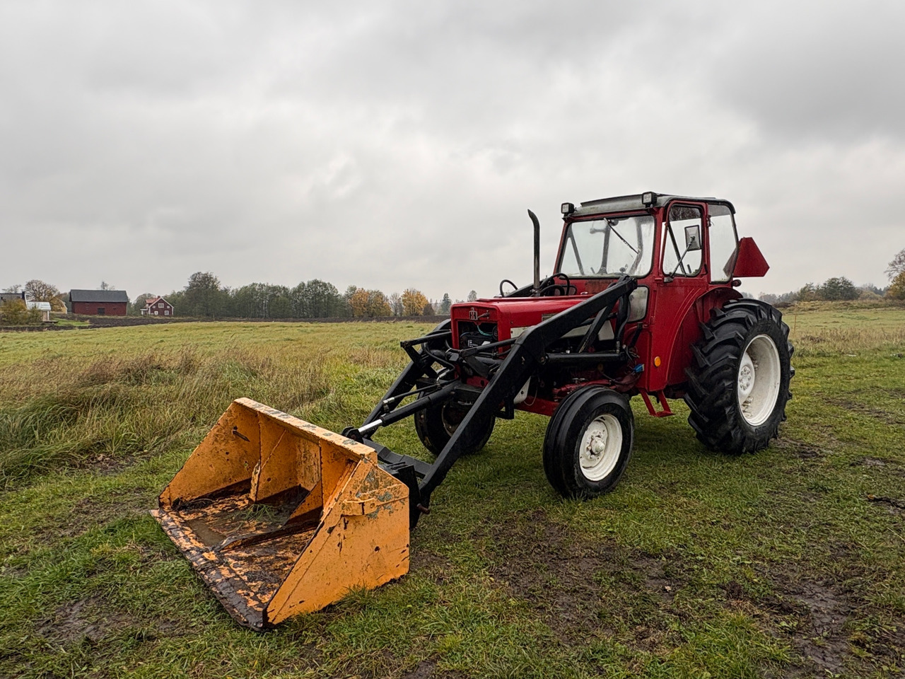 McCormick Intern 434 - Farm tractor: picture 1 McCormick Intern 434 - Farm tractor: picture 1