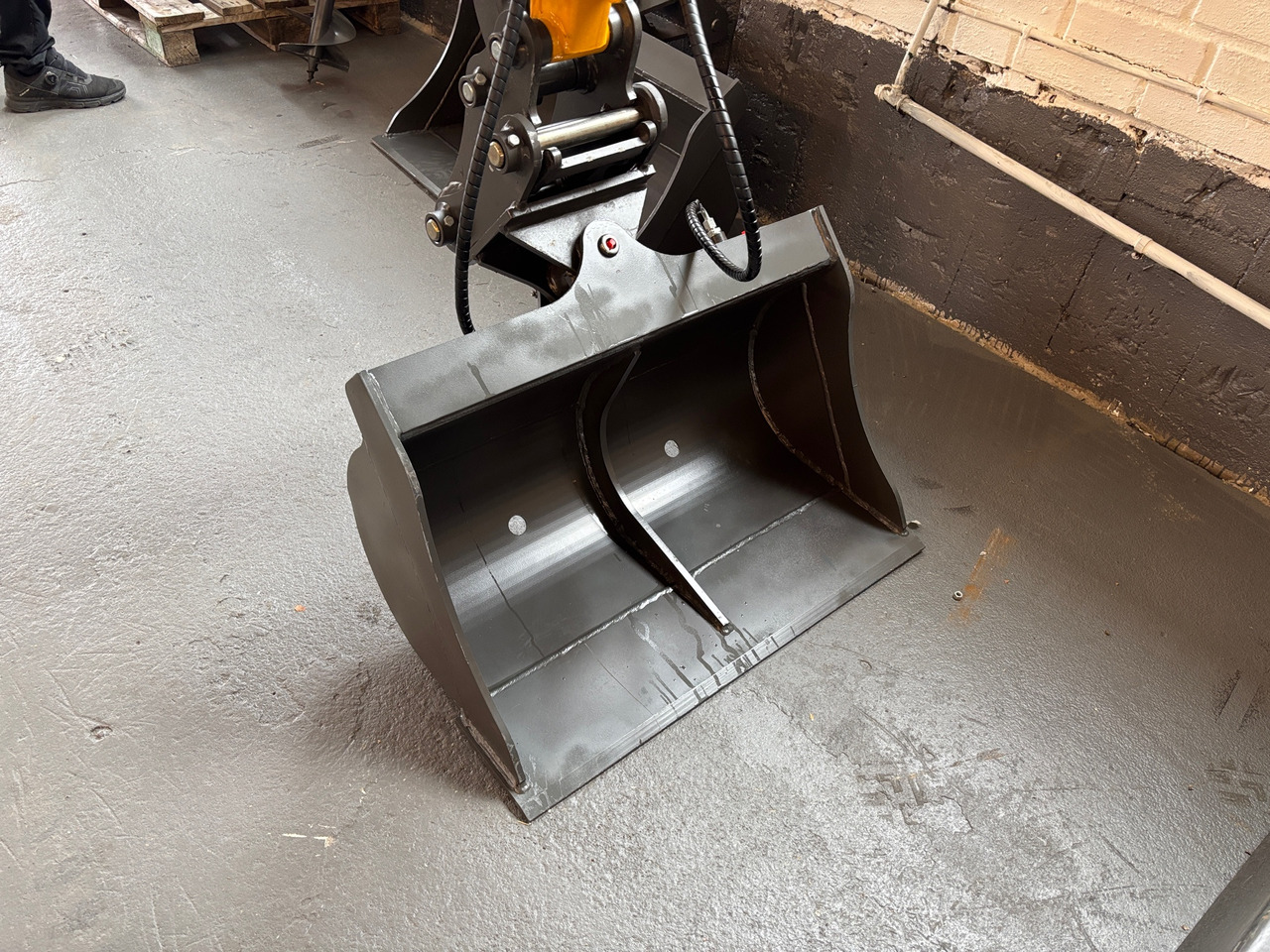 Multilouder - Bucket: picture 1 Multilouder - Bucket: picture 1