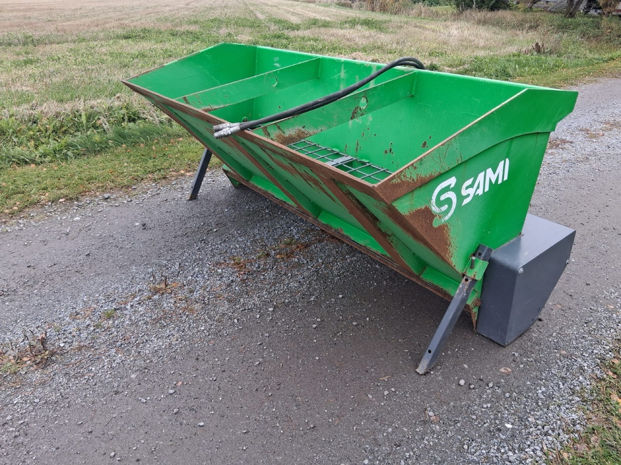 Sami SL2000 - Sand/ Salt spreader: picture 1 Sami SL2000 - Sand/ Salt spreader: picture 1