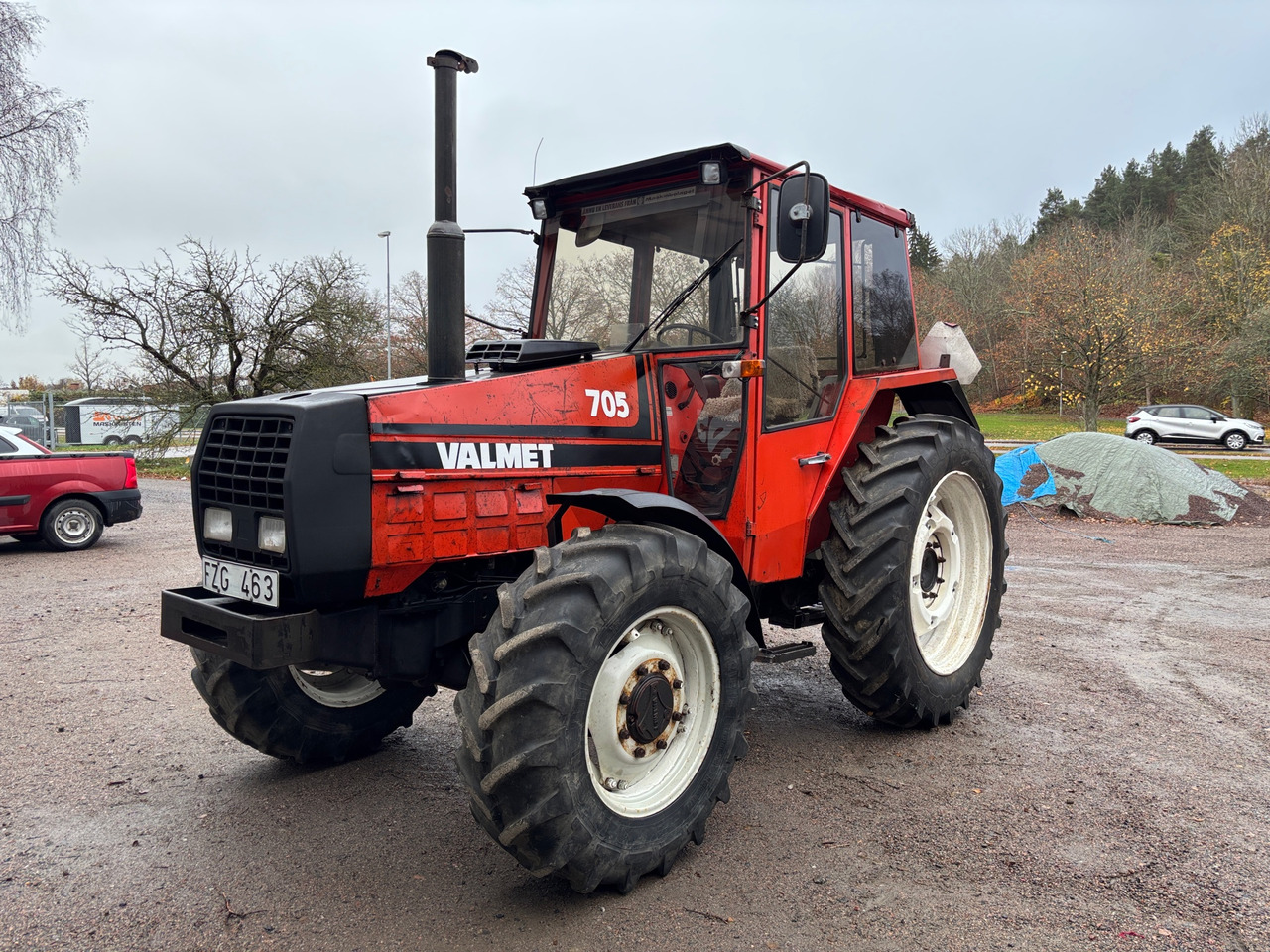 Valmet 705 - Farm tractor: picture 1 Valmet 705 - Farm tractor: picture 1