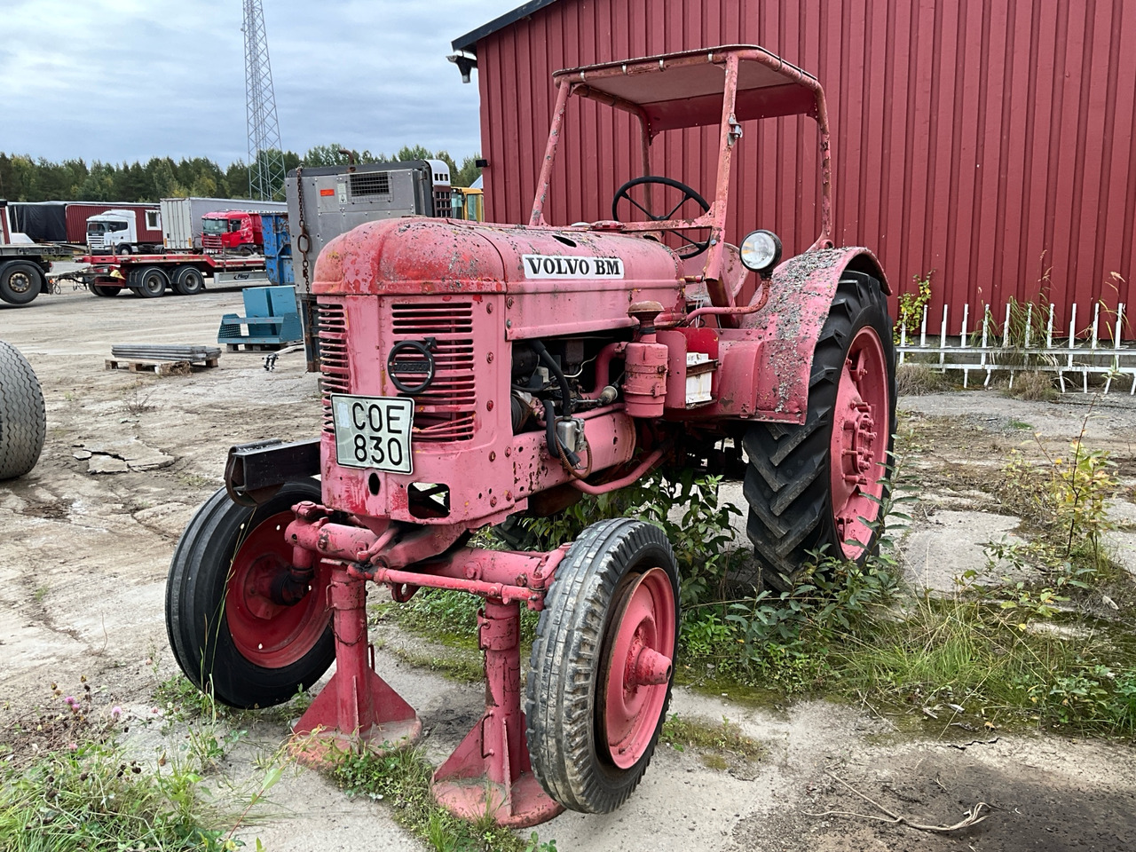 Volvo BM T 33 - Farm tractor: picture 1 Volvo BM T 33 - Farm tractor: picture 1
