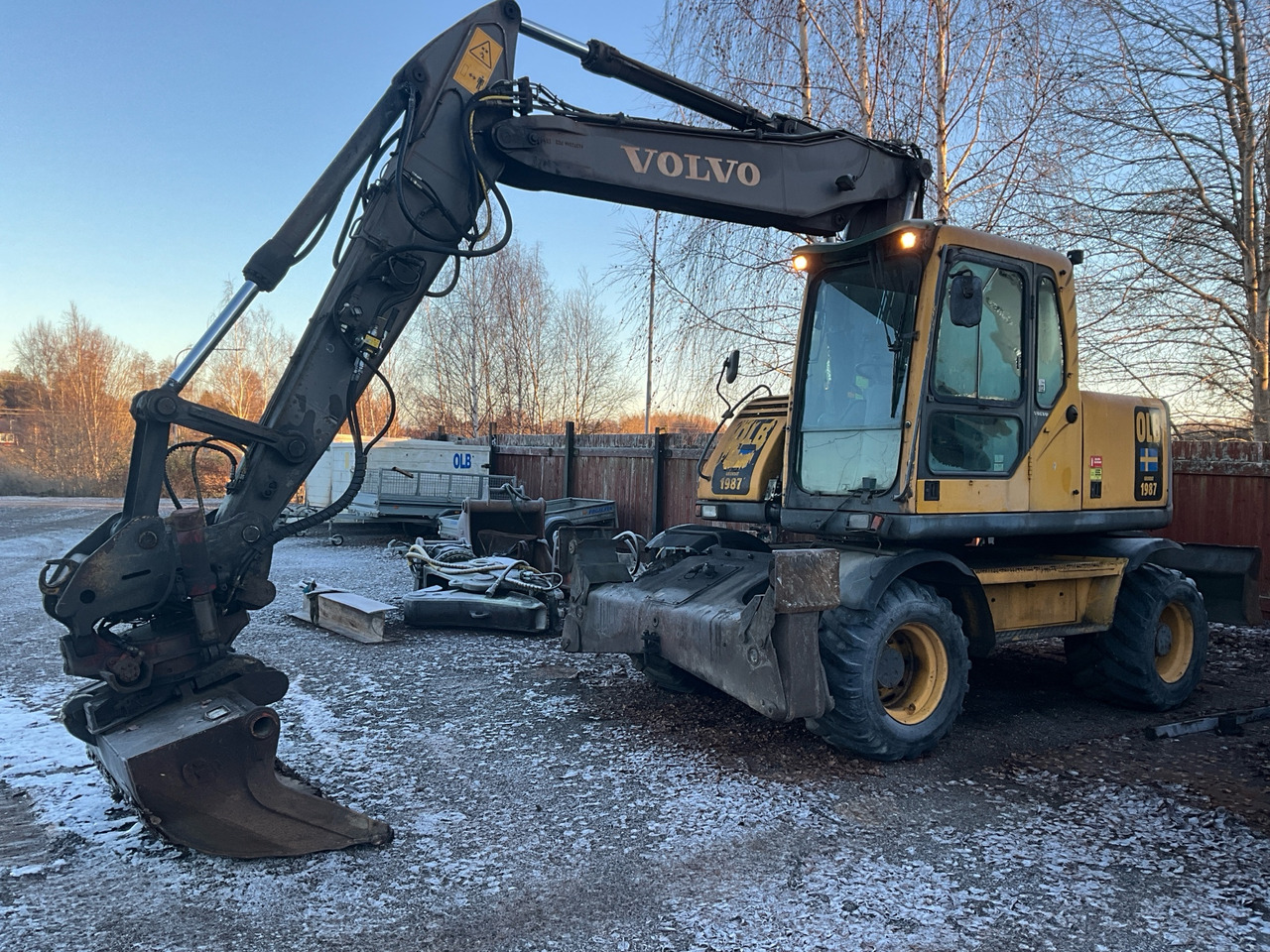 Volvo EW160B - Excavator: picture 1 Volvo EW160B - Excavator: picture 1