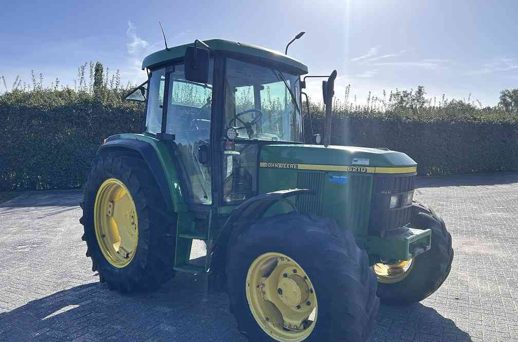 John Deere 6210 - Farm tractor: picture 4 John Deere 6210 - Farm tractor: picture 4