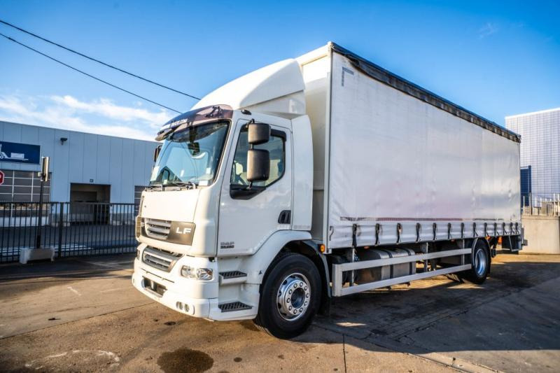 DAF LF 55.250 - Curtainsider truck: picture 1 DAF LF 55.250 - Curtainsider truck: picture 1