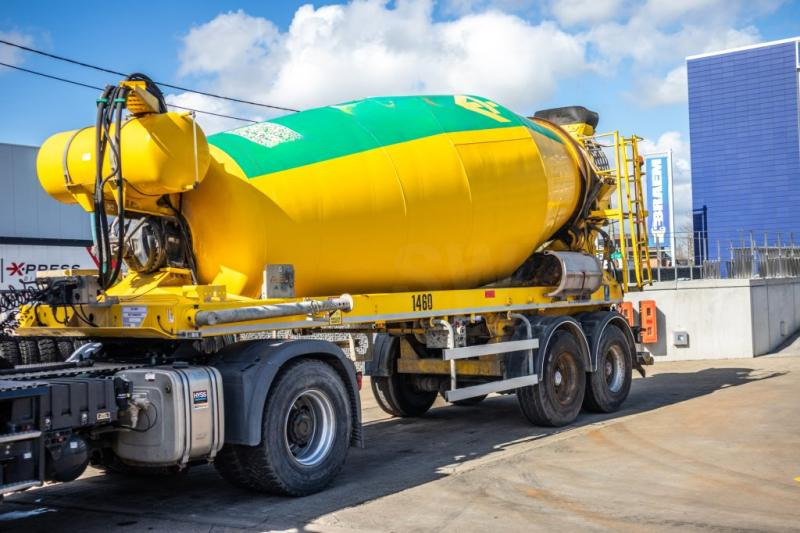 DE BUF BETON MIXER/MALAXEUR/MISCHER-10M3 - Concrete mixer semi-trailer: picture 1 DE BUF BETON MIXER/MALAXEUR/MISCHER-10M3 - Concrete mixer semi-trailer: picture 1