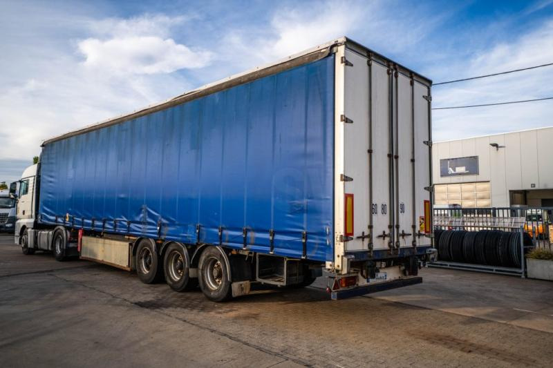 Fruehauf BACHE OPLEGGER - Curtainsider semi-trailer: picture 3 Fruehauf BACHE OPLEGGER - Curtainsider semi-trailer: picture 3