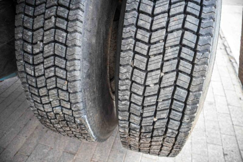 Dropside/ Flatbed semi-trailer Kennis KRAAN/CRANE/GRUE/KRAN - KENNIS 14 TON/M: picture 9